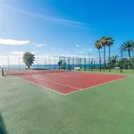 Апартаменты Beachfront With Pool, Padel & Private Parking Ситио-де-Калаонда